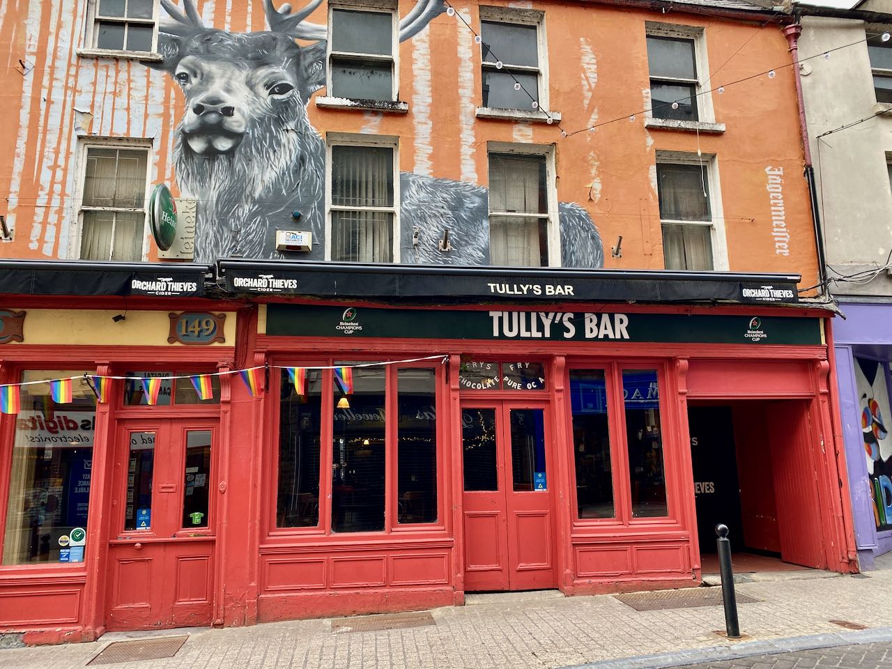 Tullys Bar 